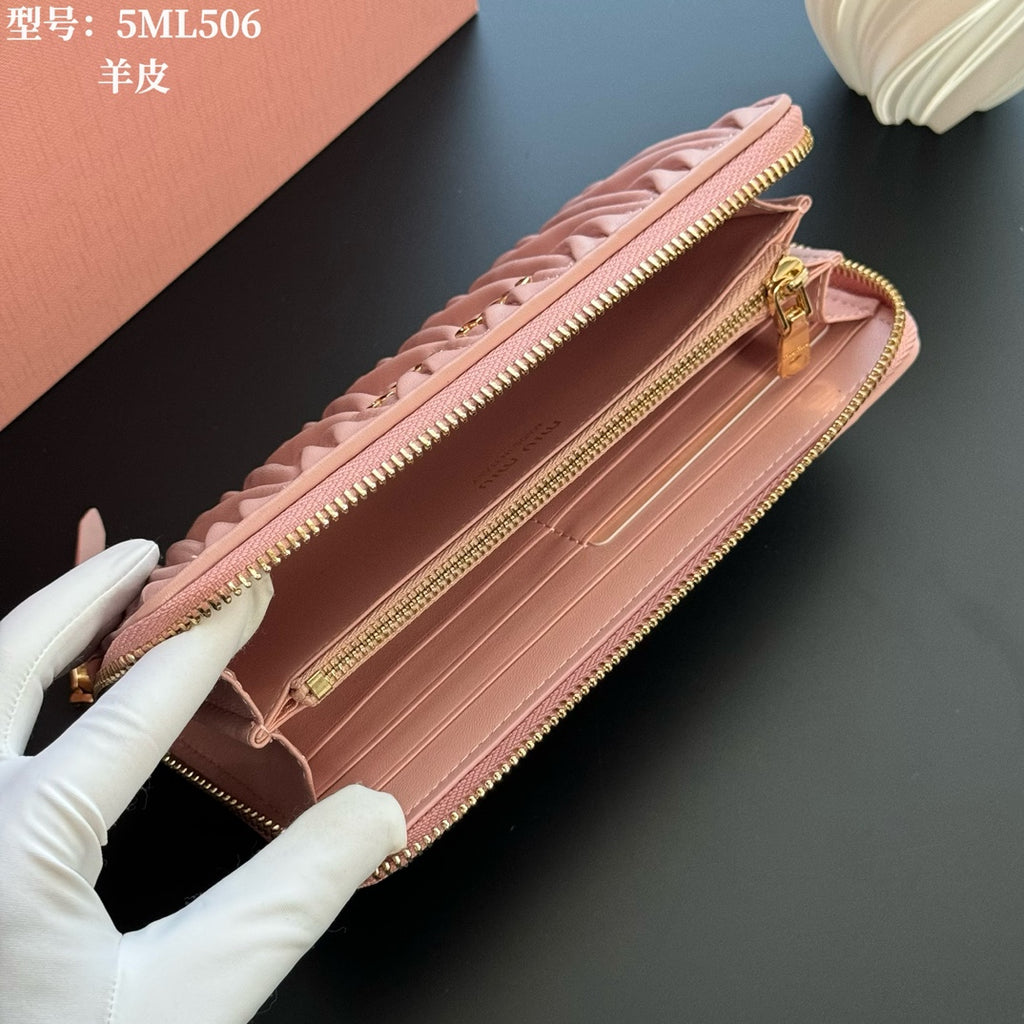 146PA123B Popular leather wallets