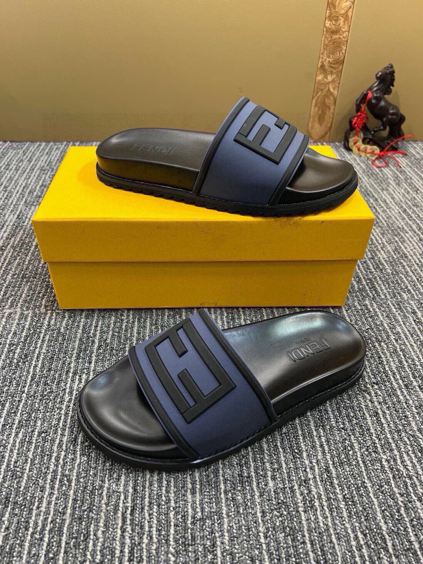 535ZF286Z Popular Slippers