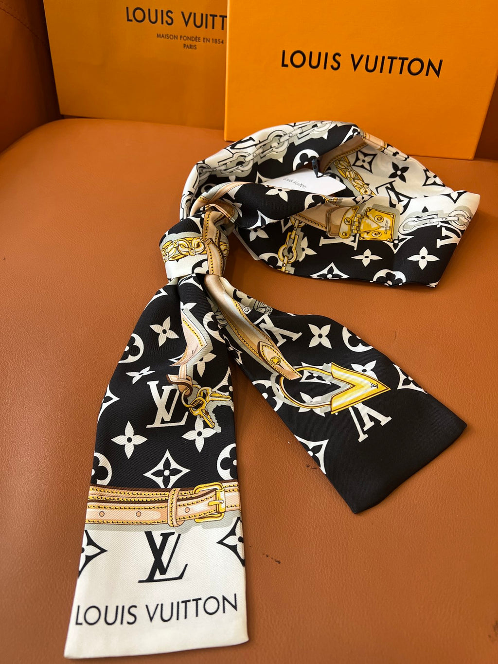 155NE92W Popular Silk Scarve