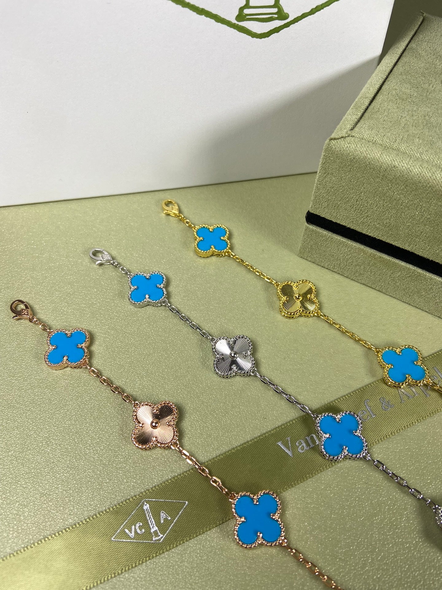 5XVA181K  Popular bracelets  5 flowers normal size1.5cm flower
