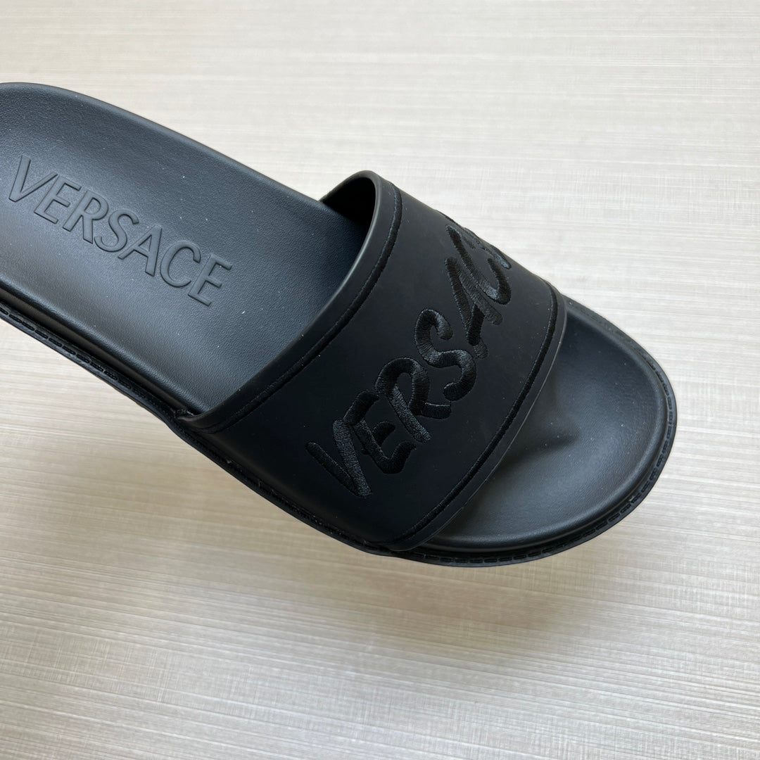 54V54Z Popular slippers