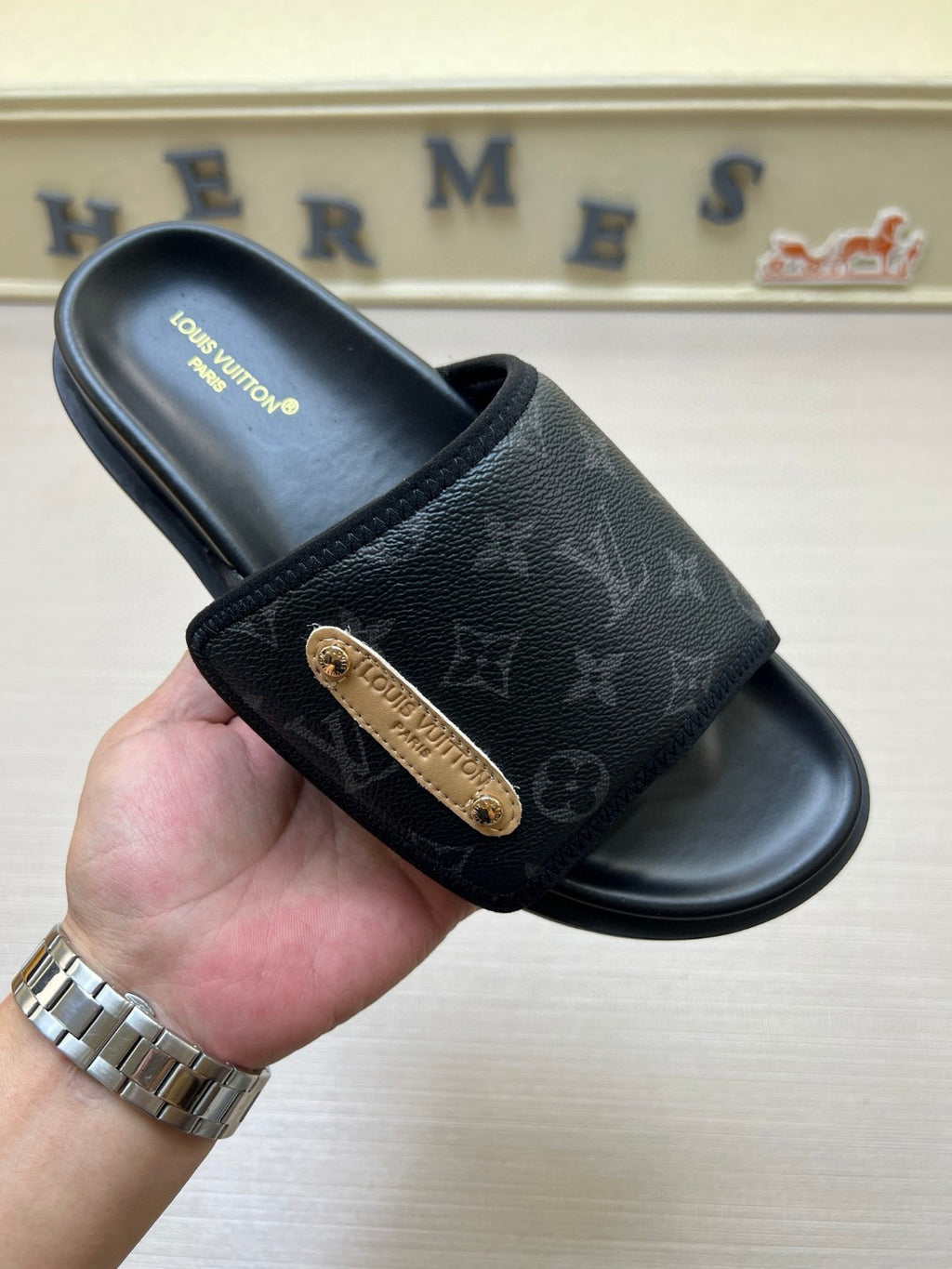575NE6Z  Popular Slippers