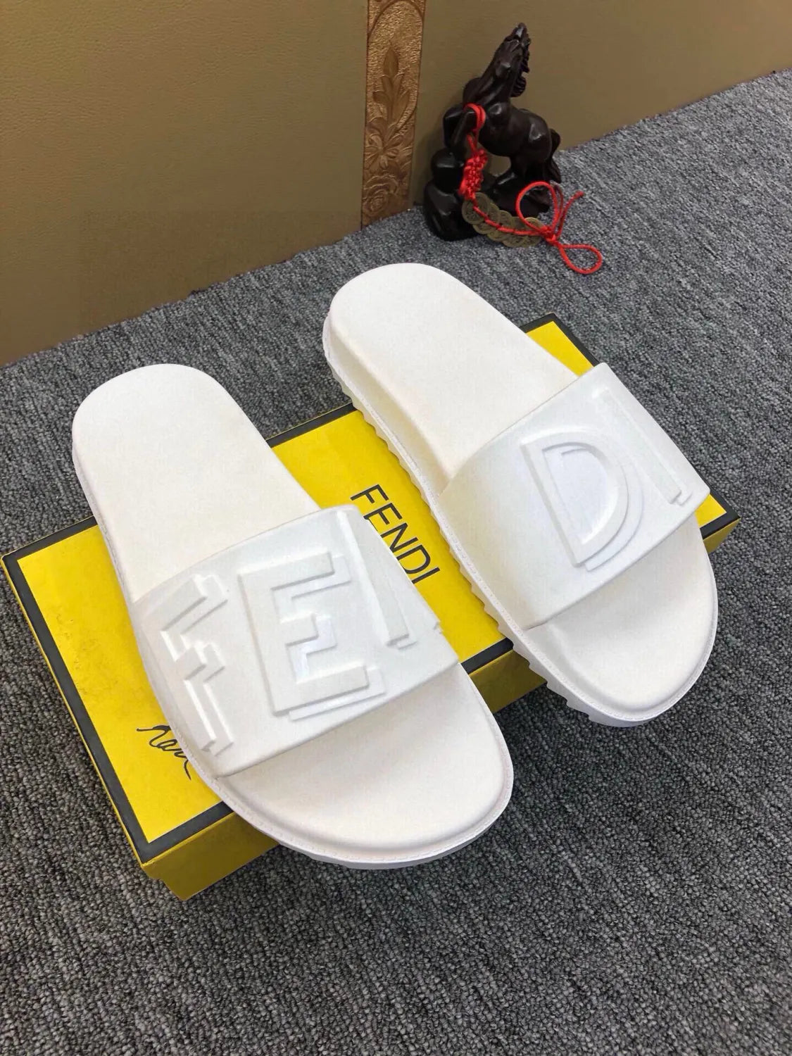 535ZF283Z Popular Slippers