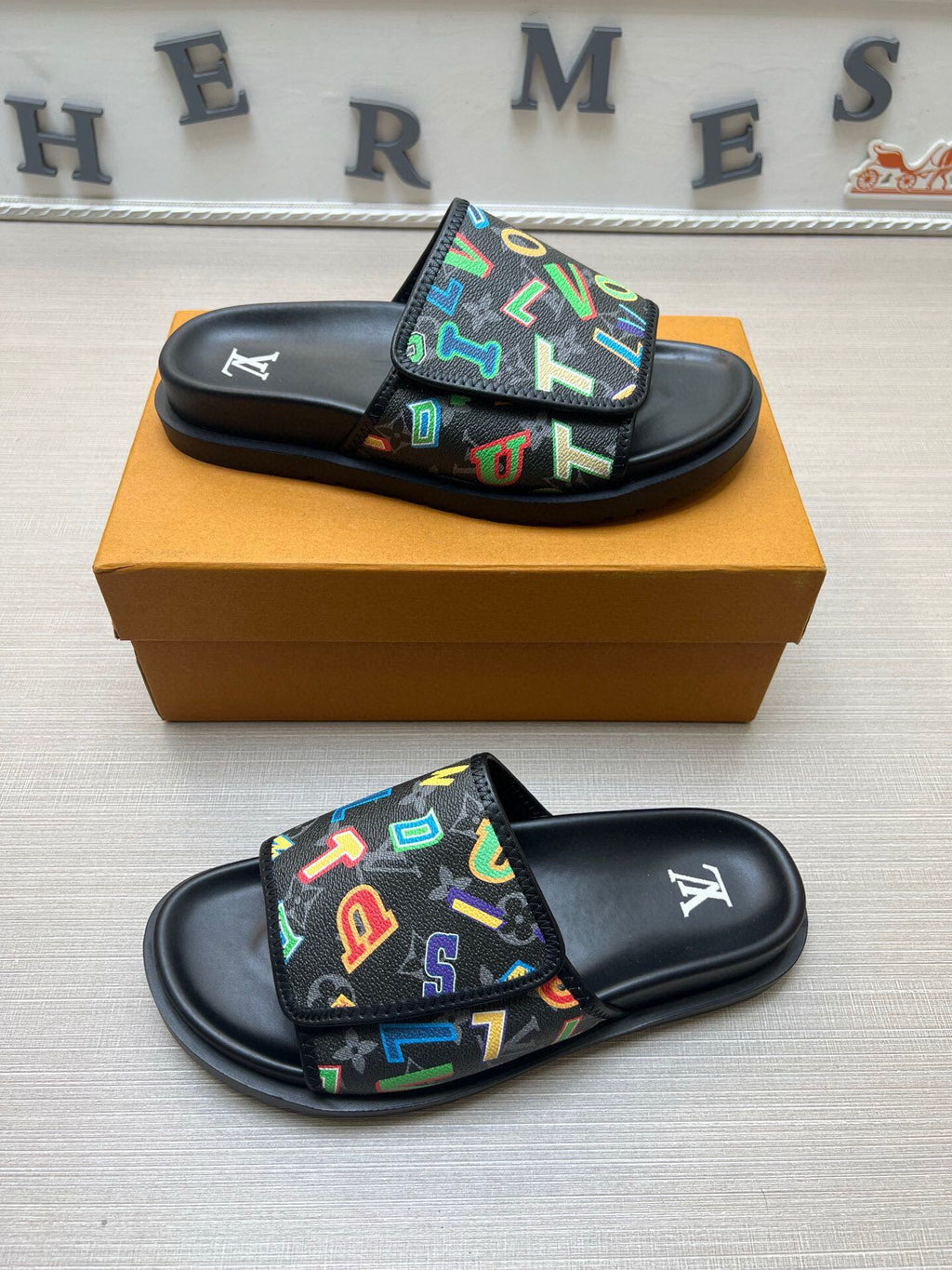 5WE247Z Popular Slippers