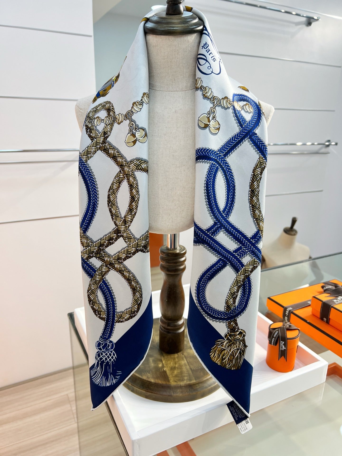 146NH37W Popular Silk Scarve