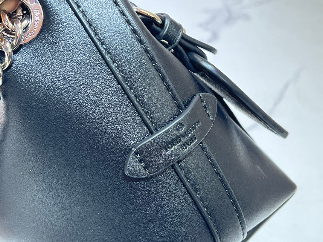 1WE96B Popular leather bag)