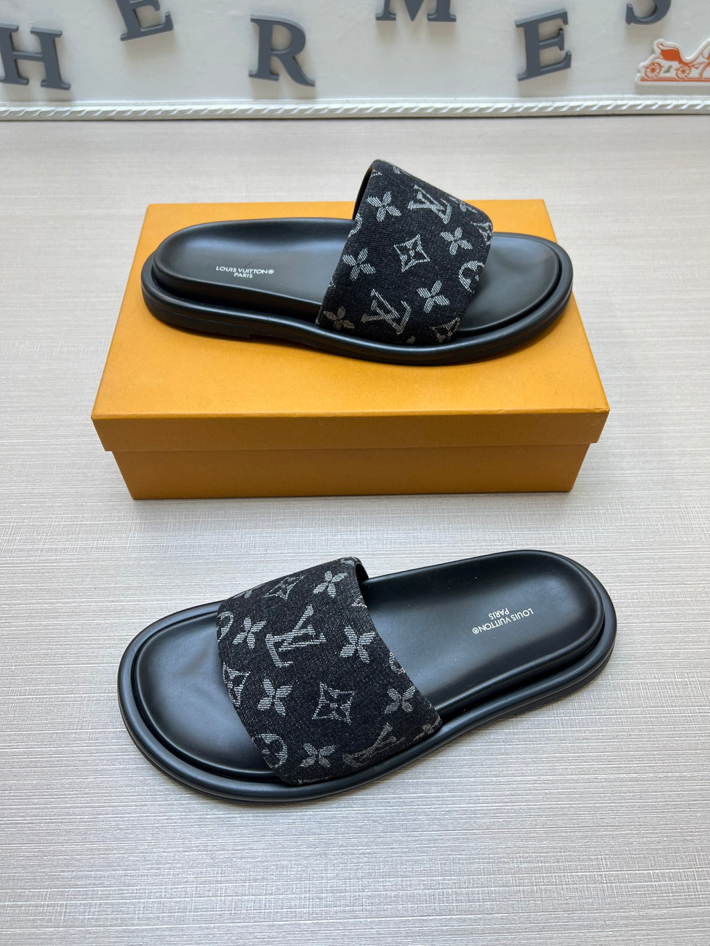 535ZE302Z Popular Slippers