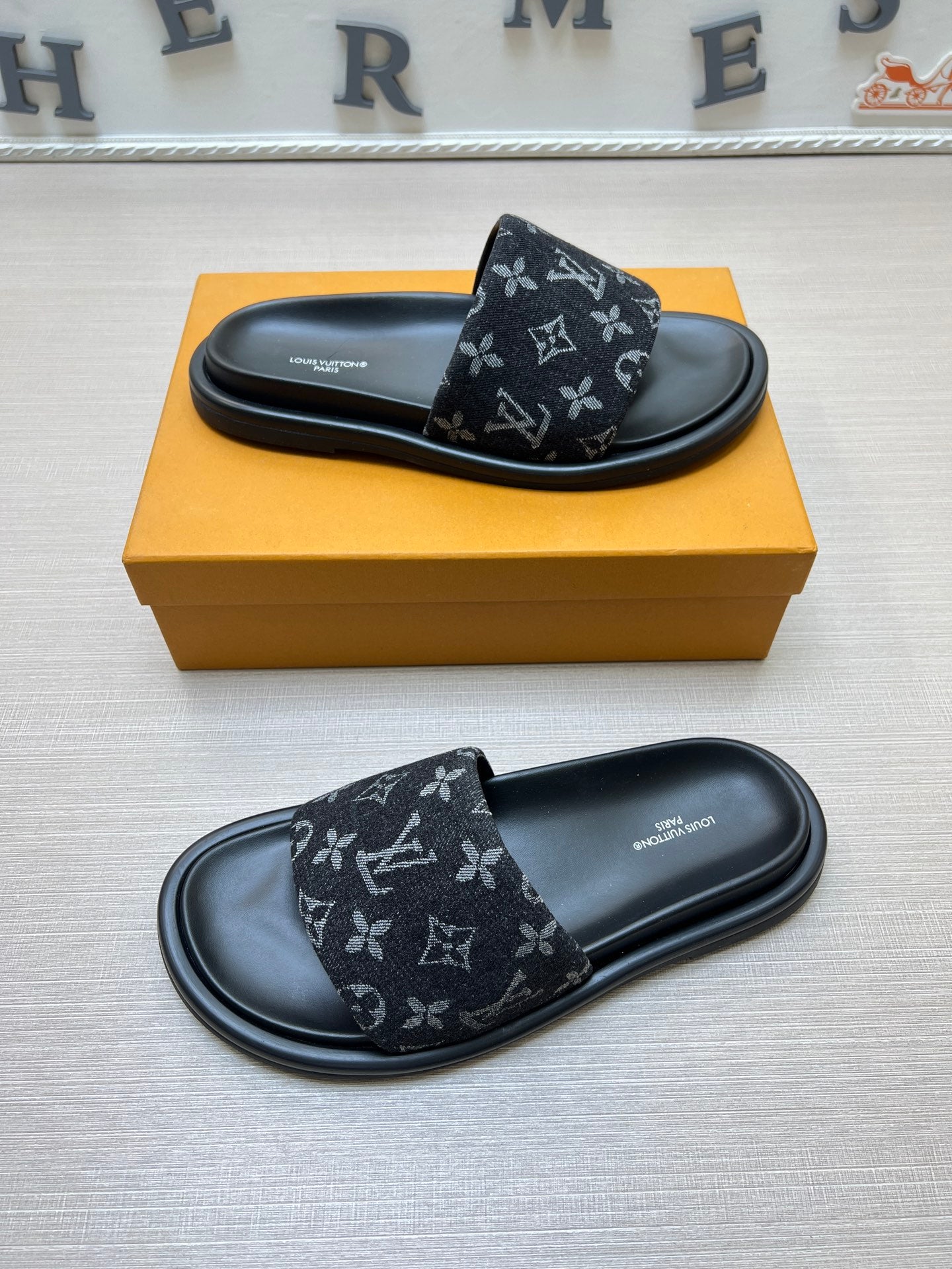 535ZE302Z Popular Slippers