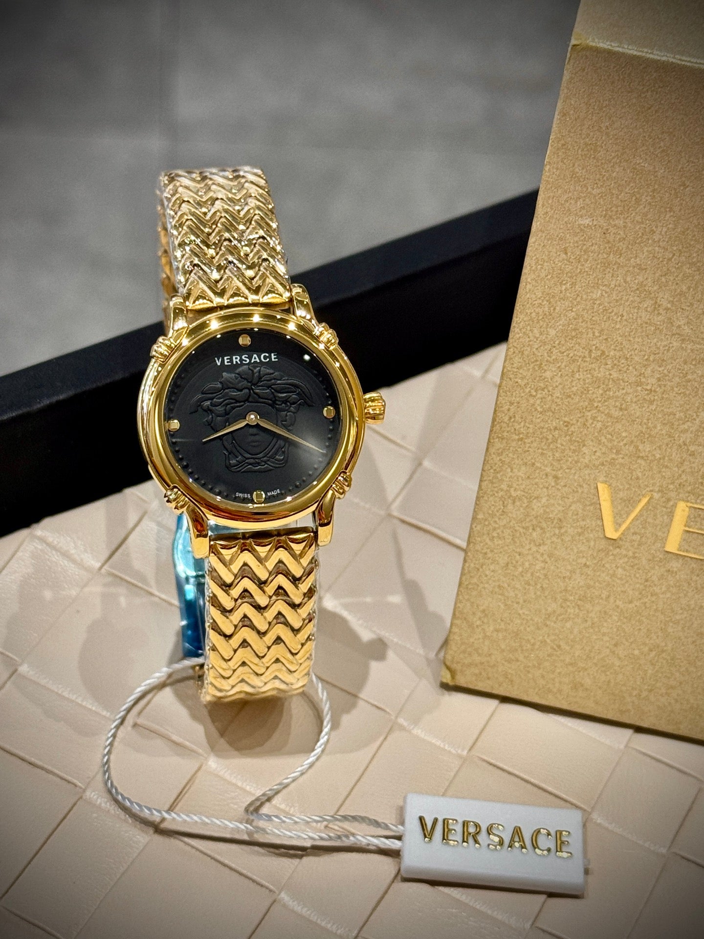 L1R36V78 Popular Watches