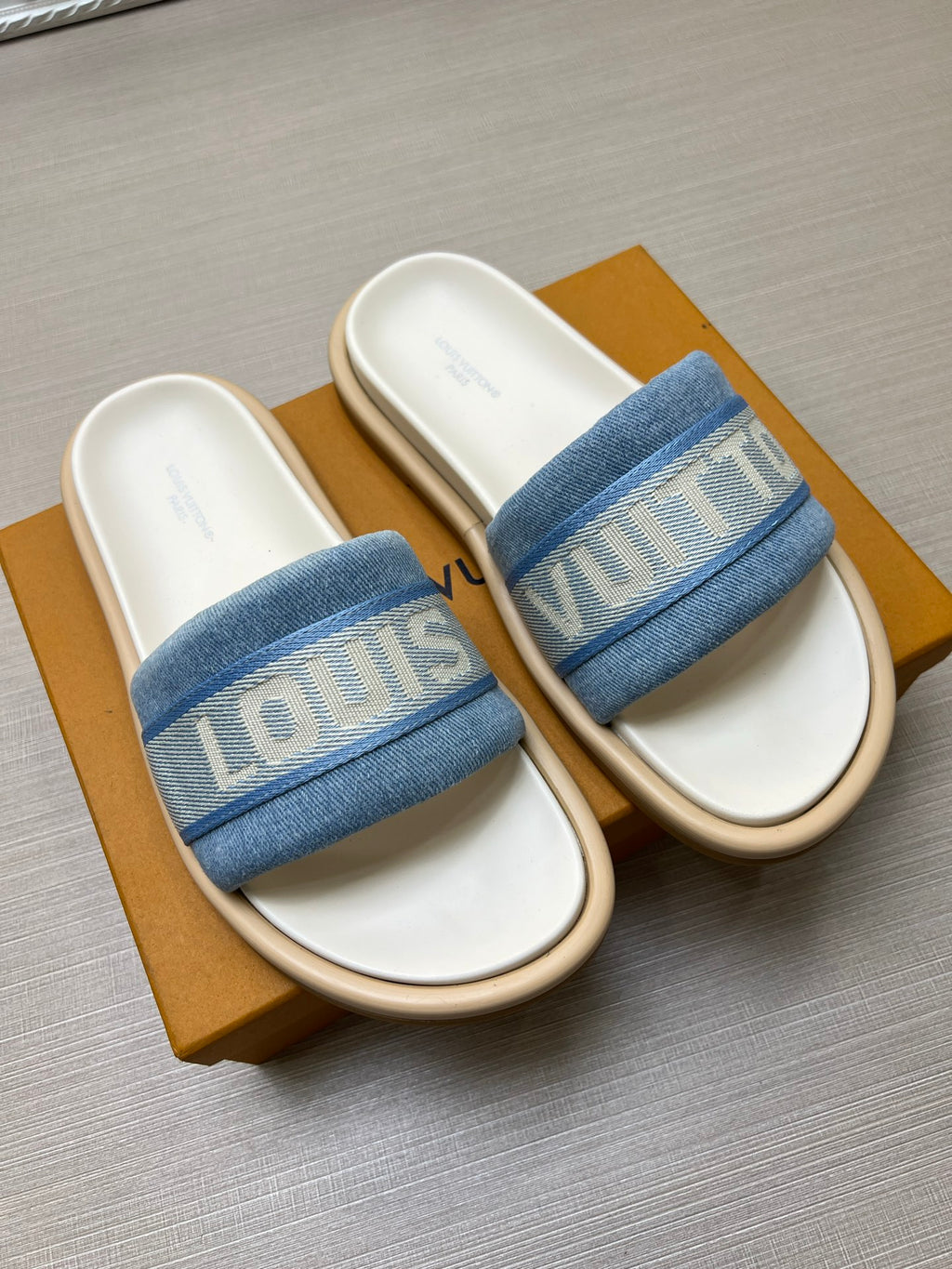 535ZE301Z Popular Slippers