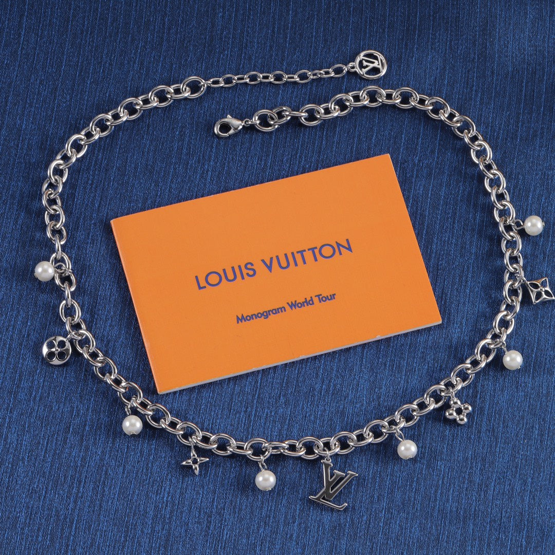 175RE32X Popular   Necklaces .