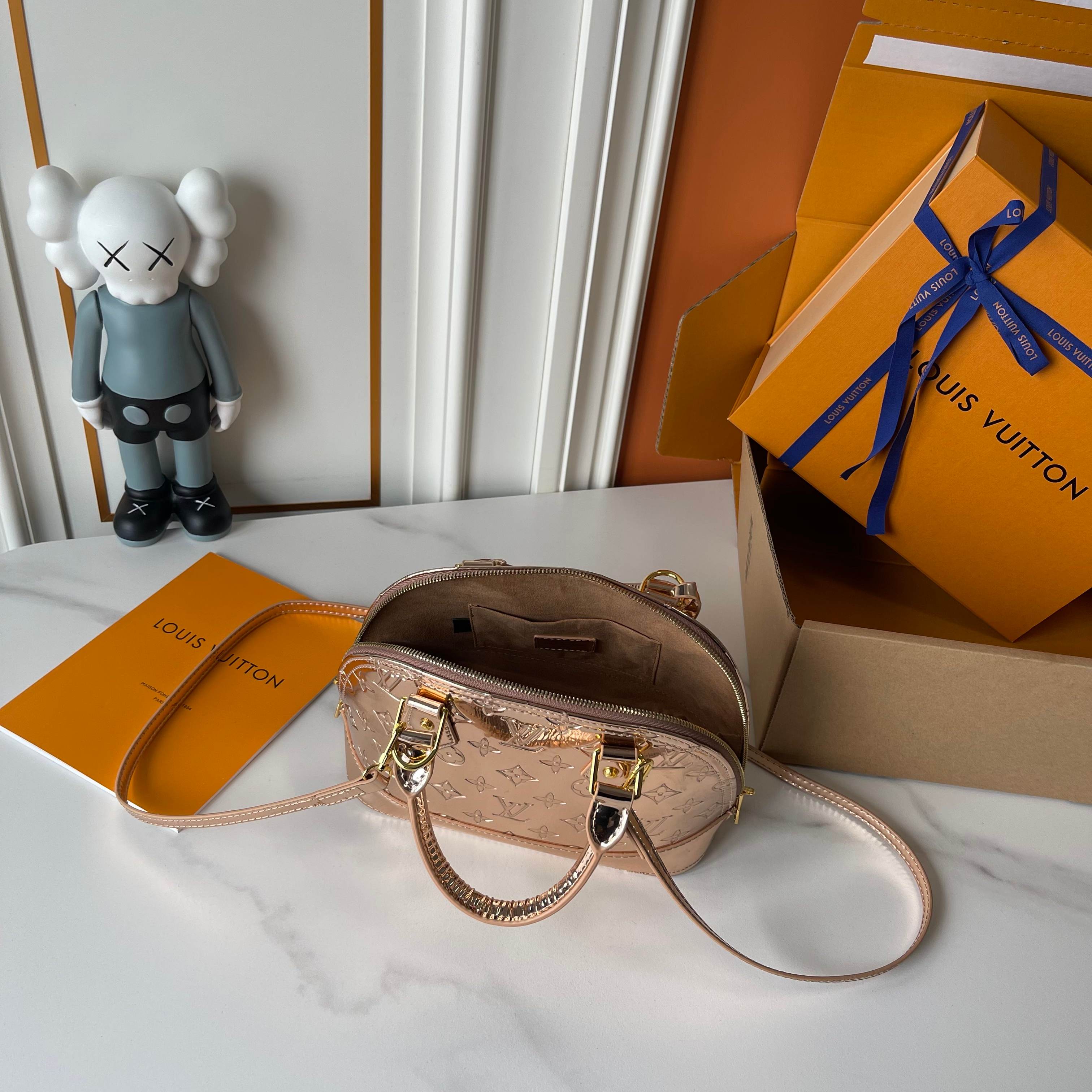 146PE86B Popular leather bag