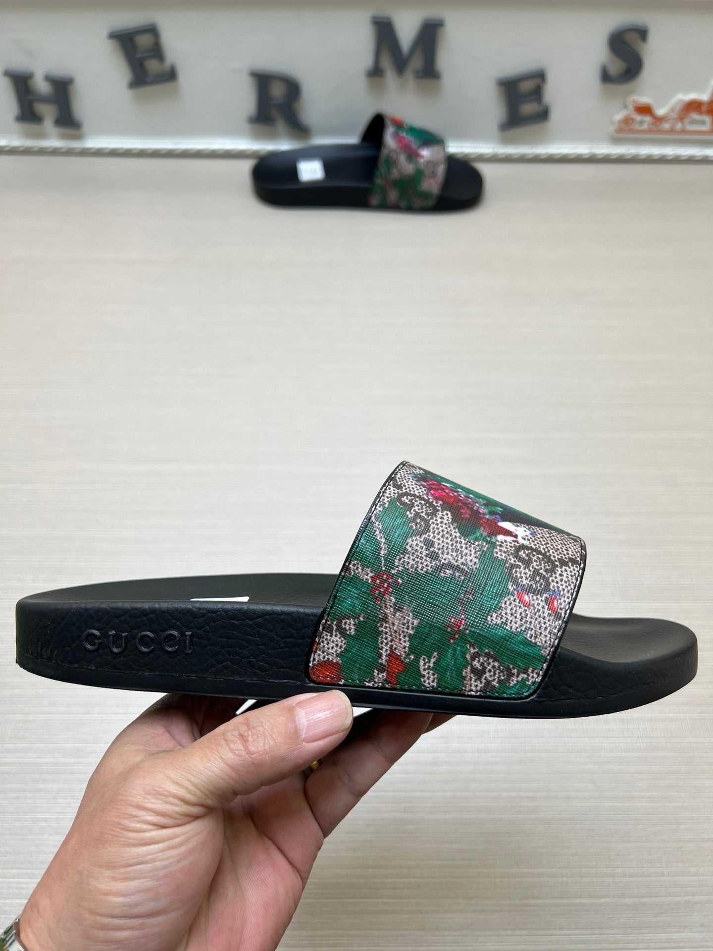 5WB239Z Popular Slippers
