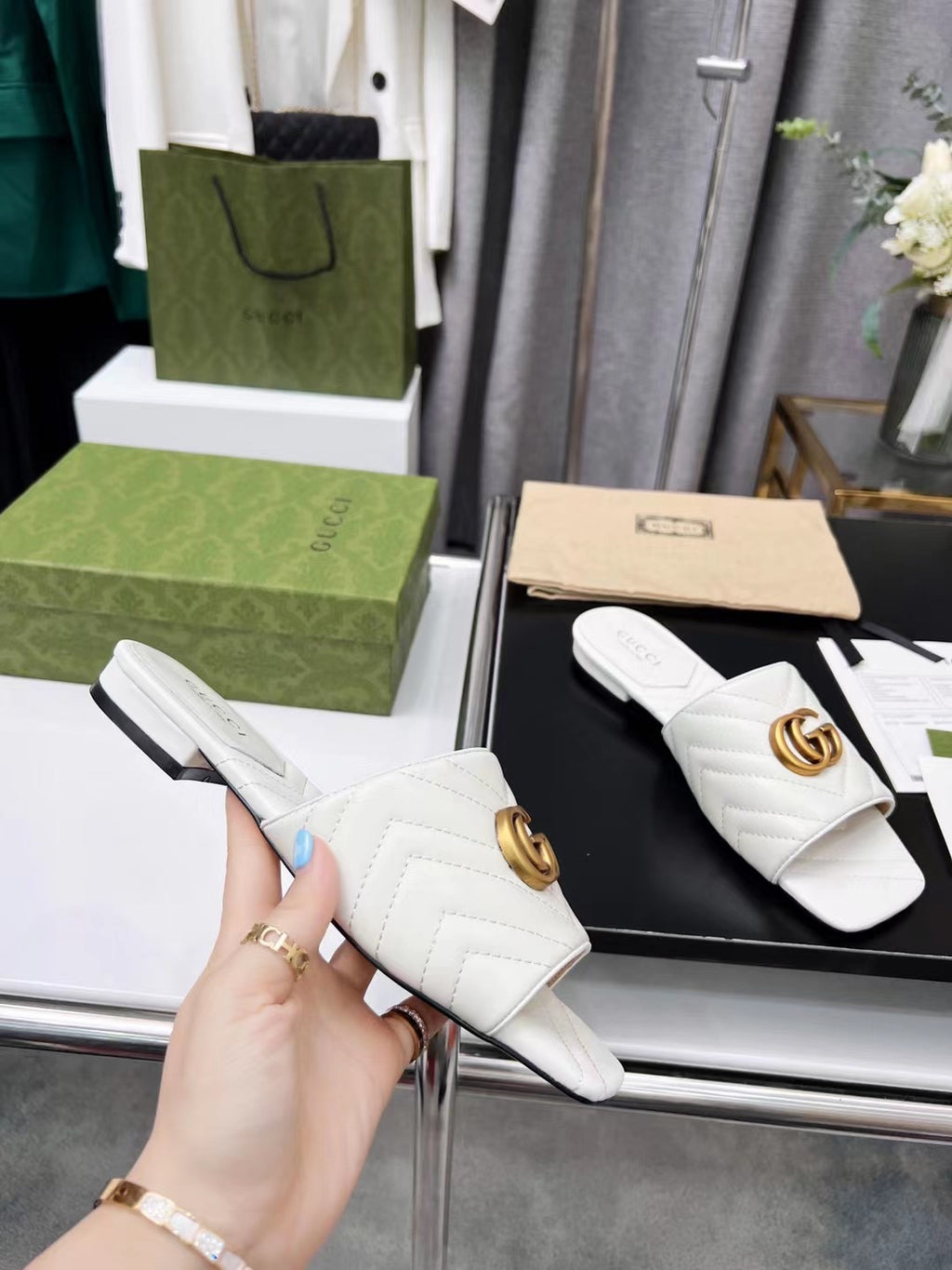 Z2X66B48 Popular high-quality leather slippers