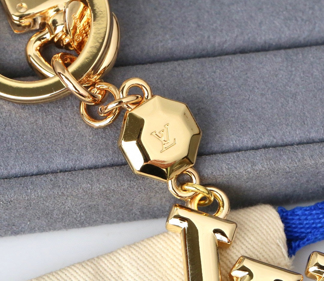 35QE24A Popular bag 's charms accessories