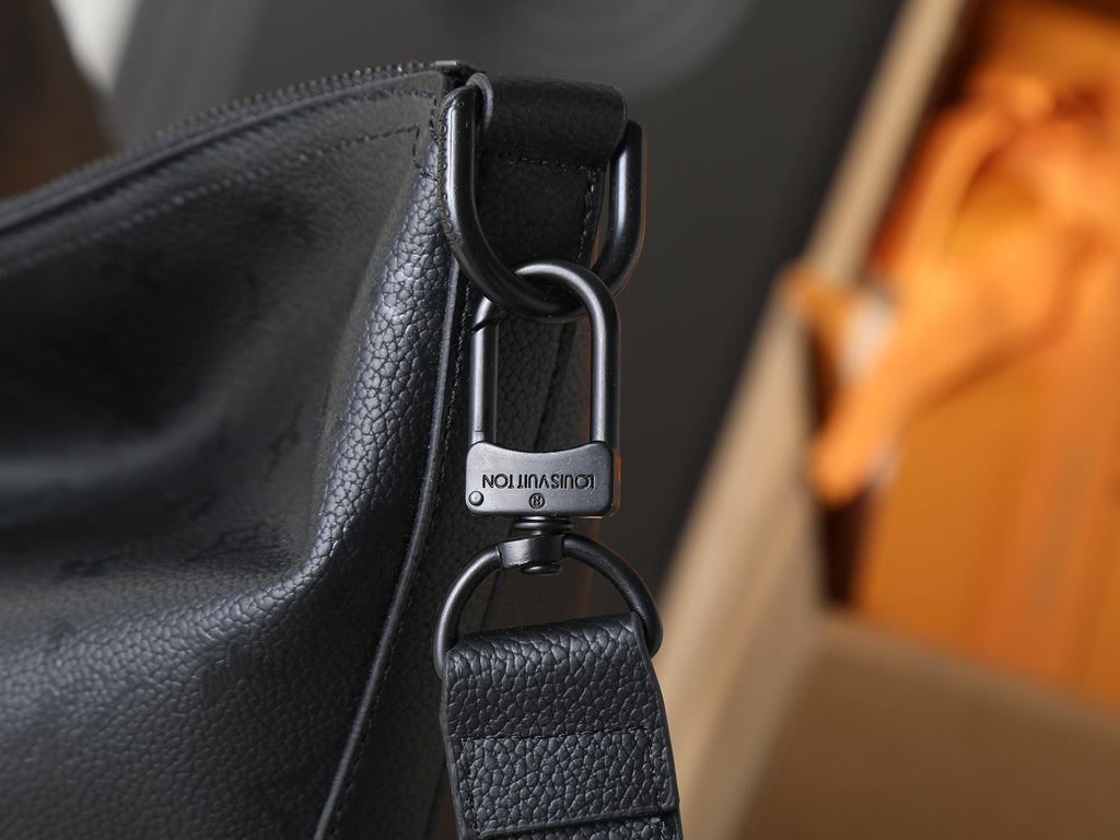 136PE24B Popular leather bag