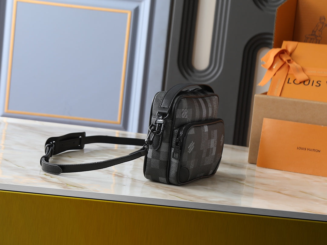 B1P46E110 Popular leather bag