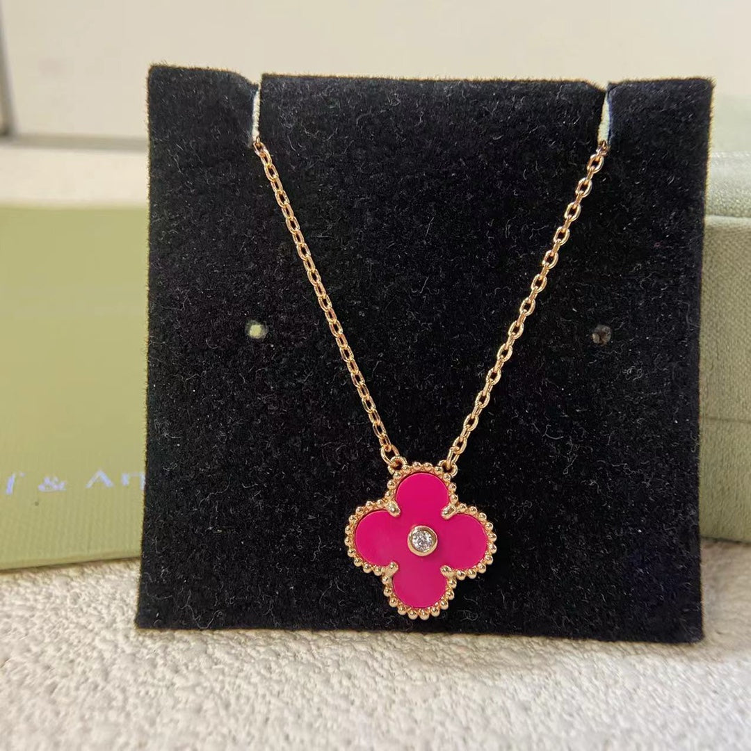 575RVA4E Popular  Necklaces