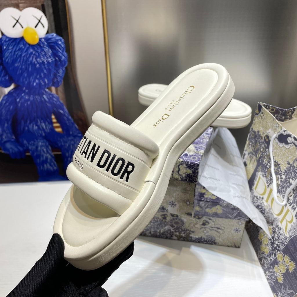 14D76Z Popular slippers