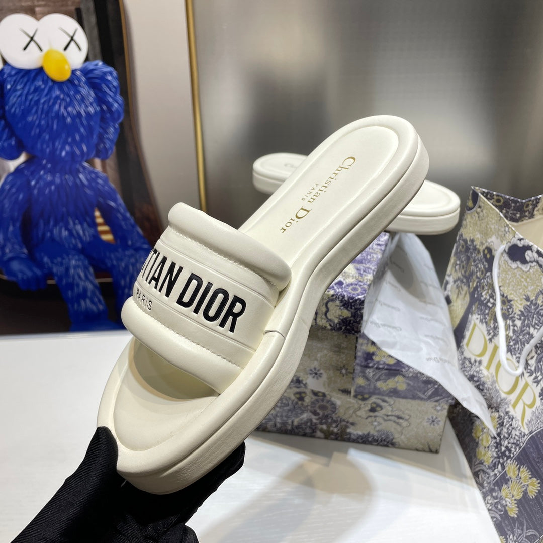 14D76Z Popular slippers