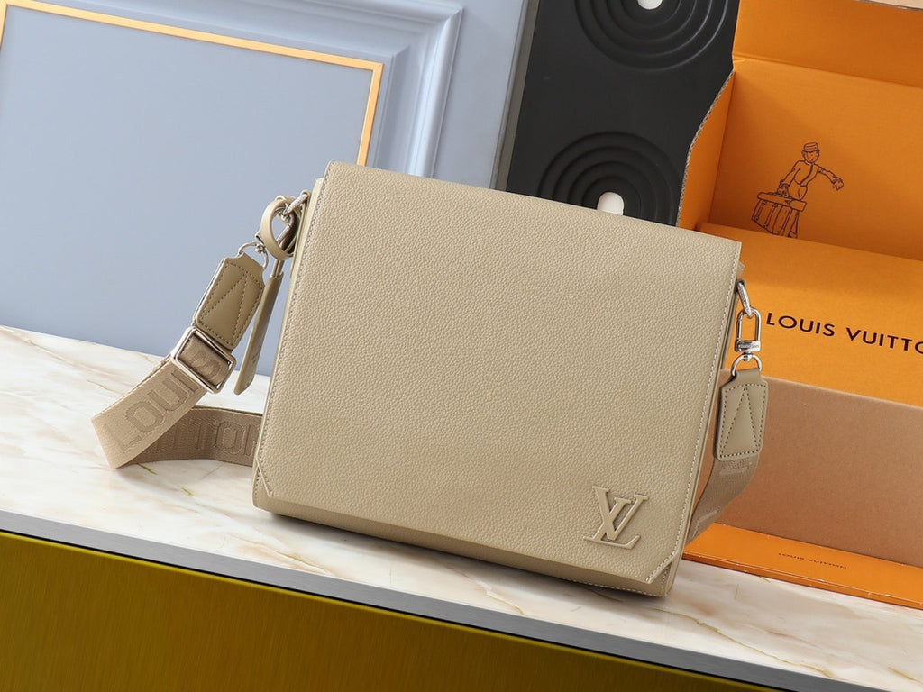 136PE78B Popular leather bag