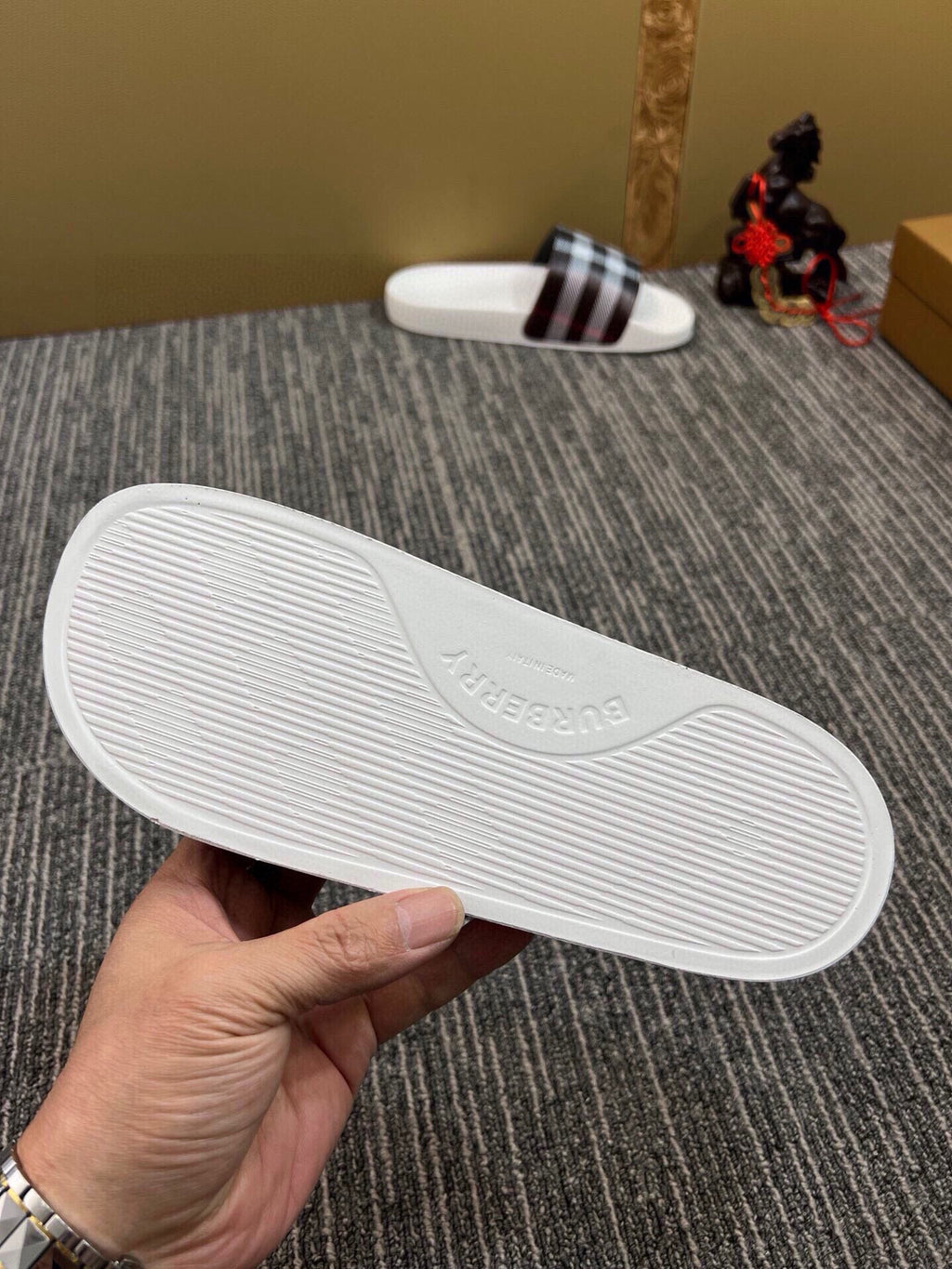 535ZR261Z Popular Slippers