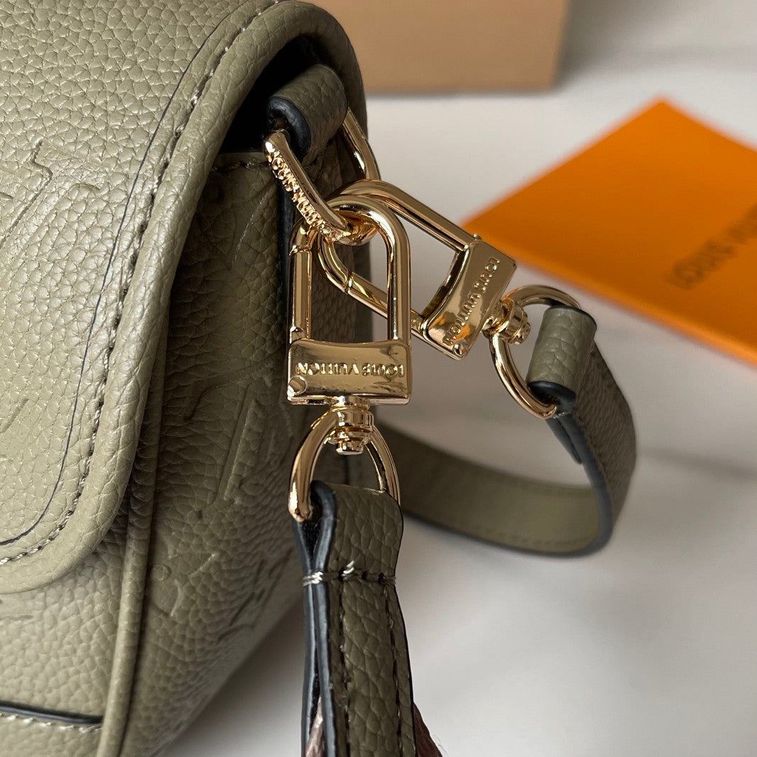 136PE38B Popular leather bag