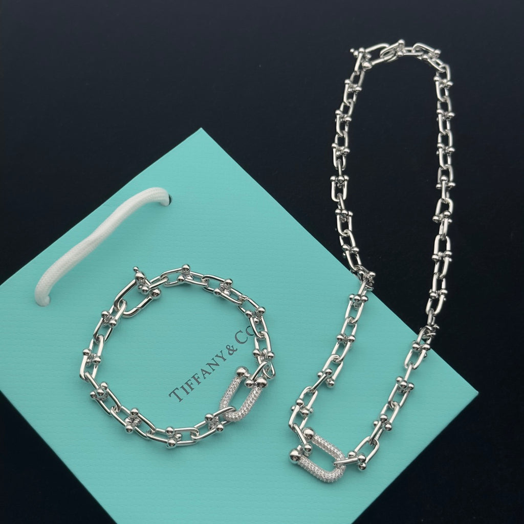 8XT31X  Popular    Earring Bracelets Necklaces