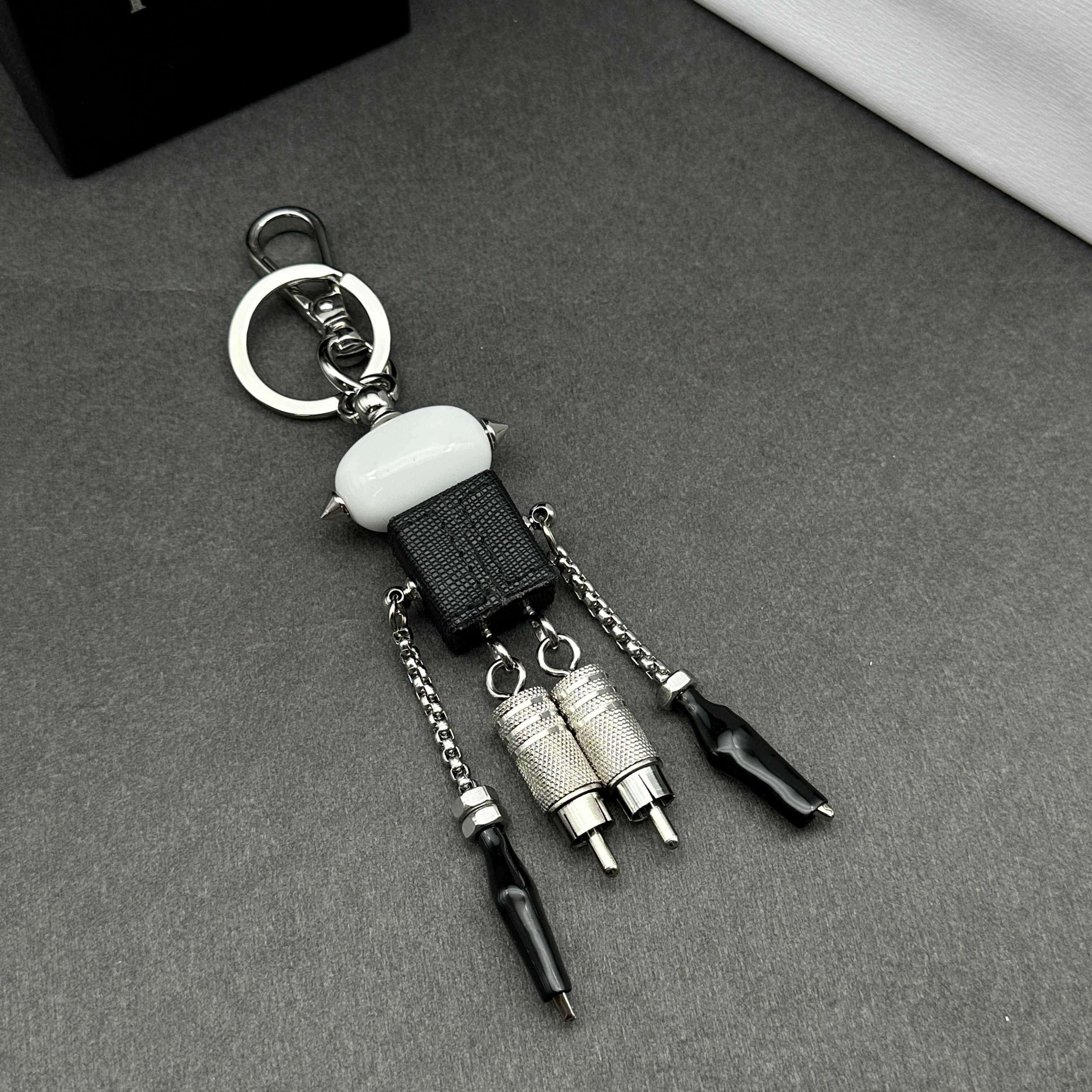 35QP1A Popular bag 's charms accessories