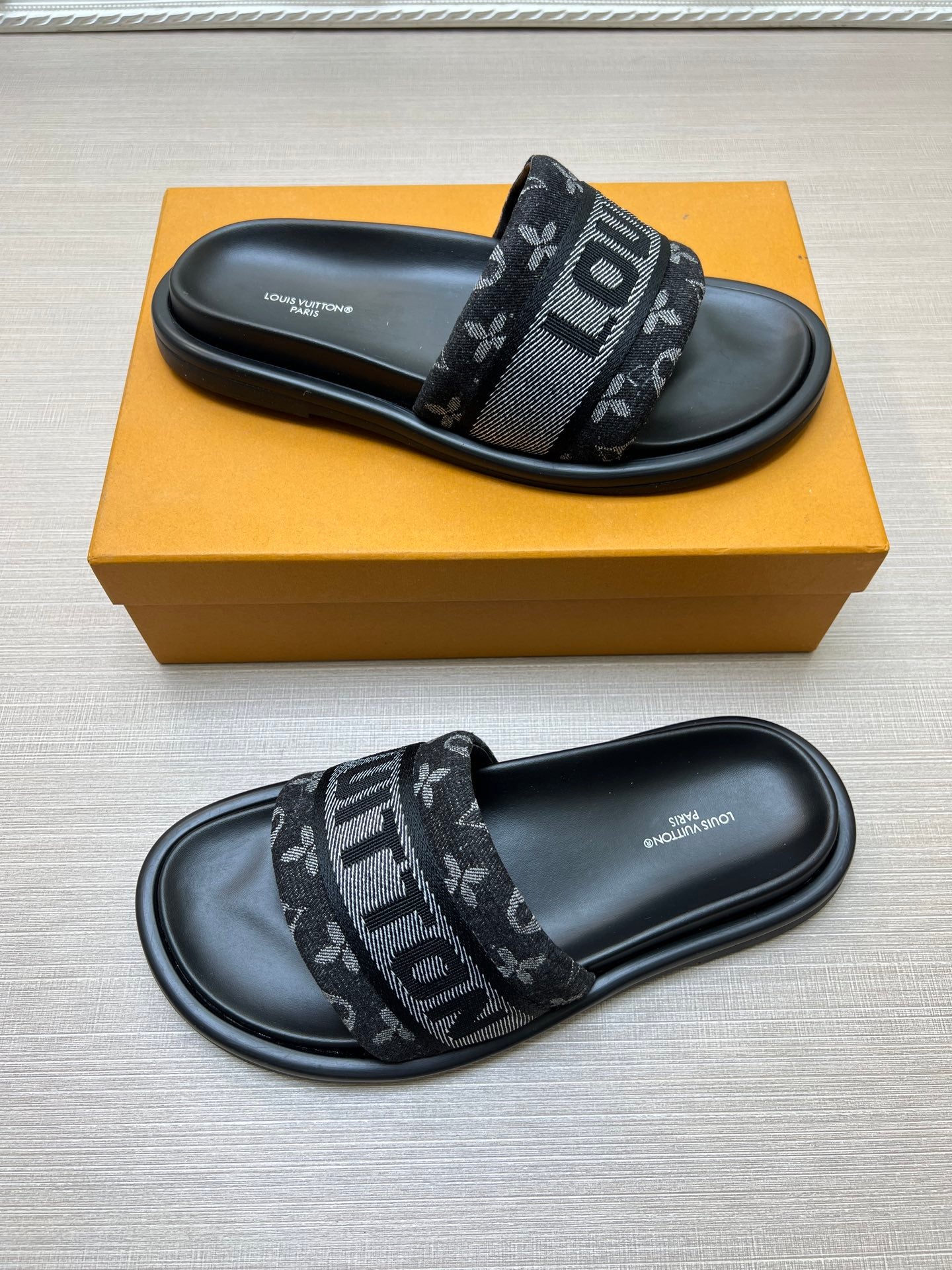 535ZE300Z Popular Slippers