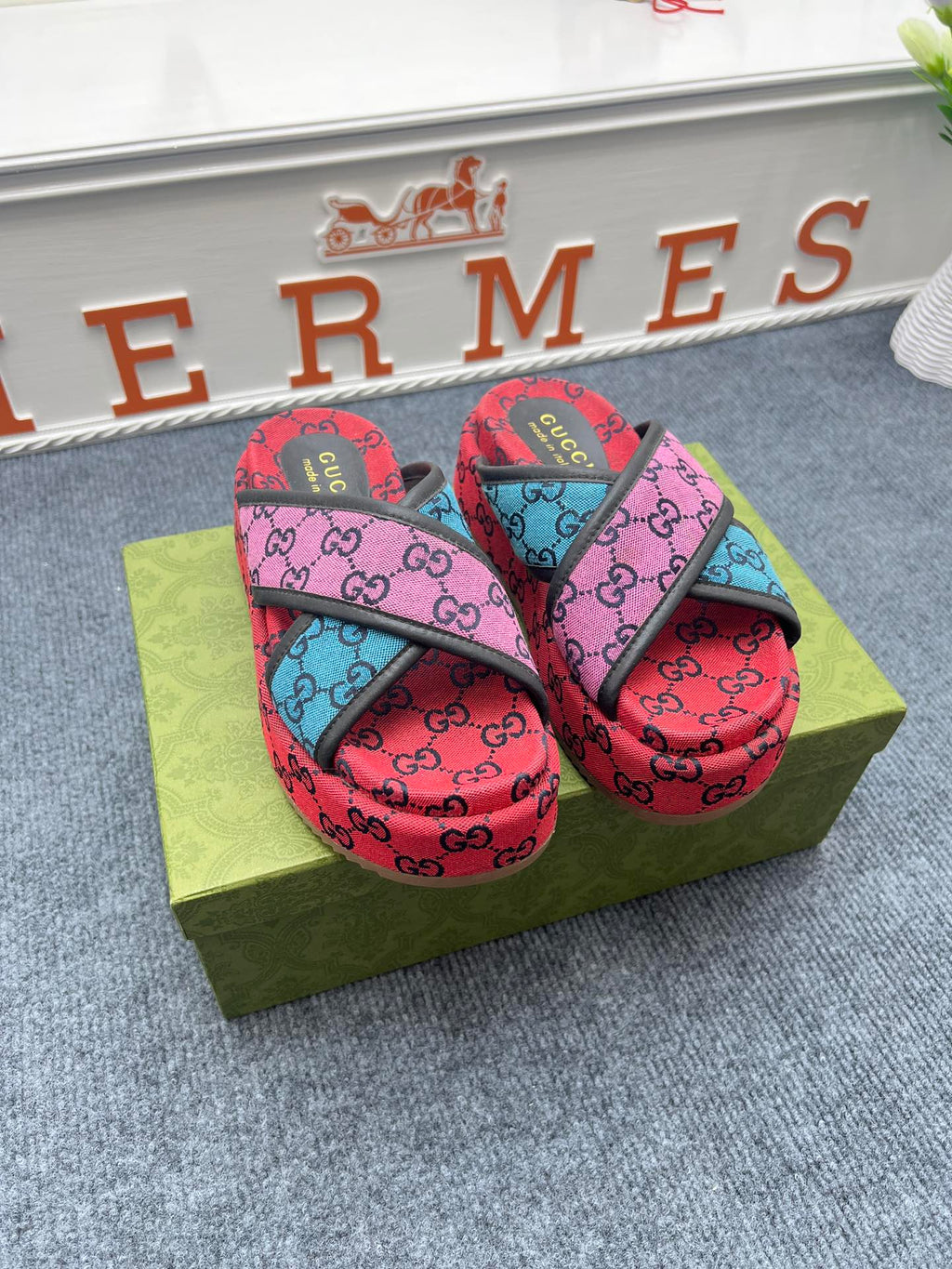 5YB69Z Popular Slippers
