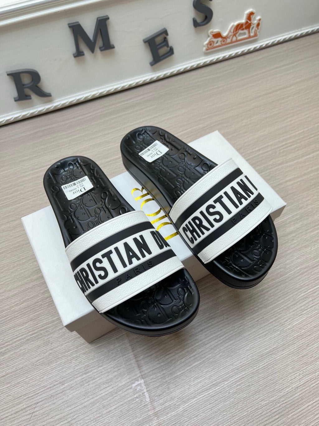 5LD212Z Popular Slippers