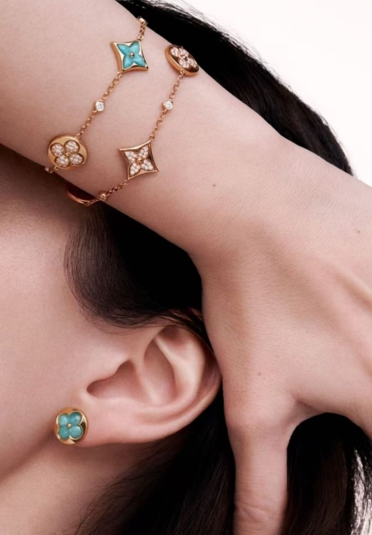 55RE1X Popular Bracelets and Earrings