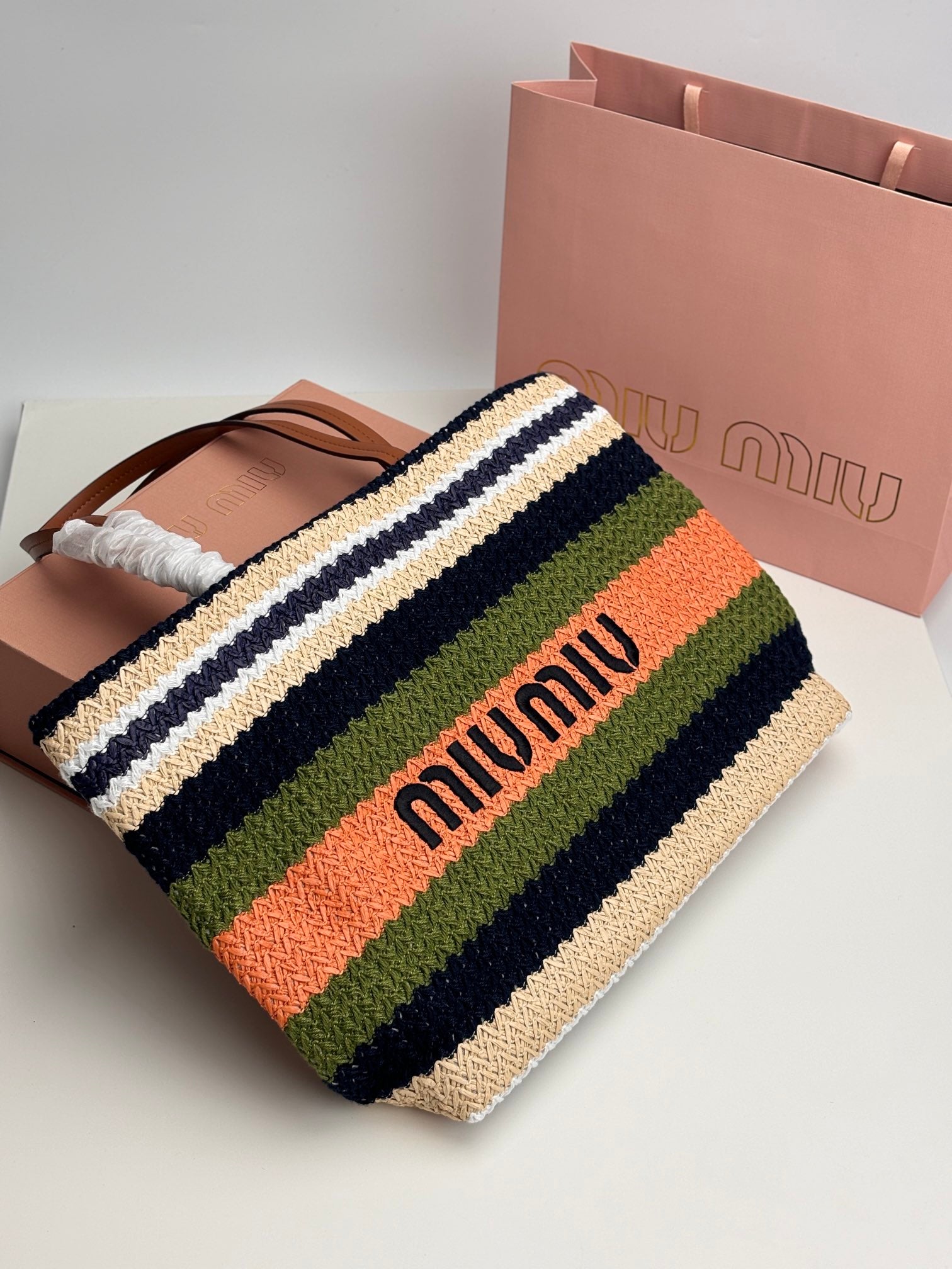 1XA78B Popular    Woven Bag