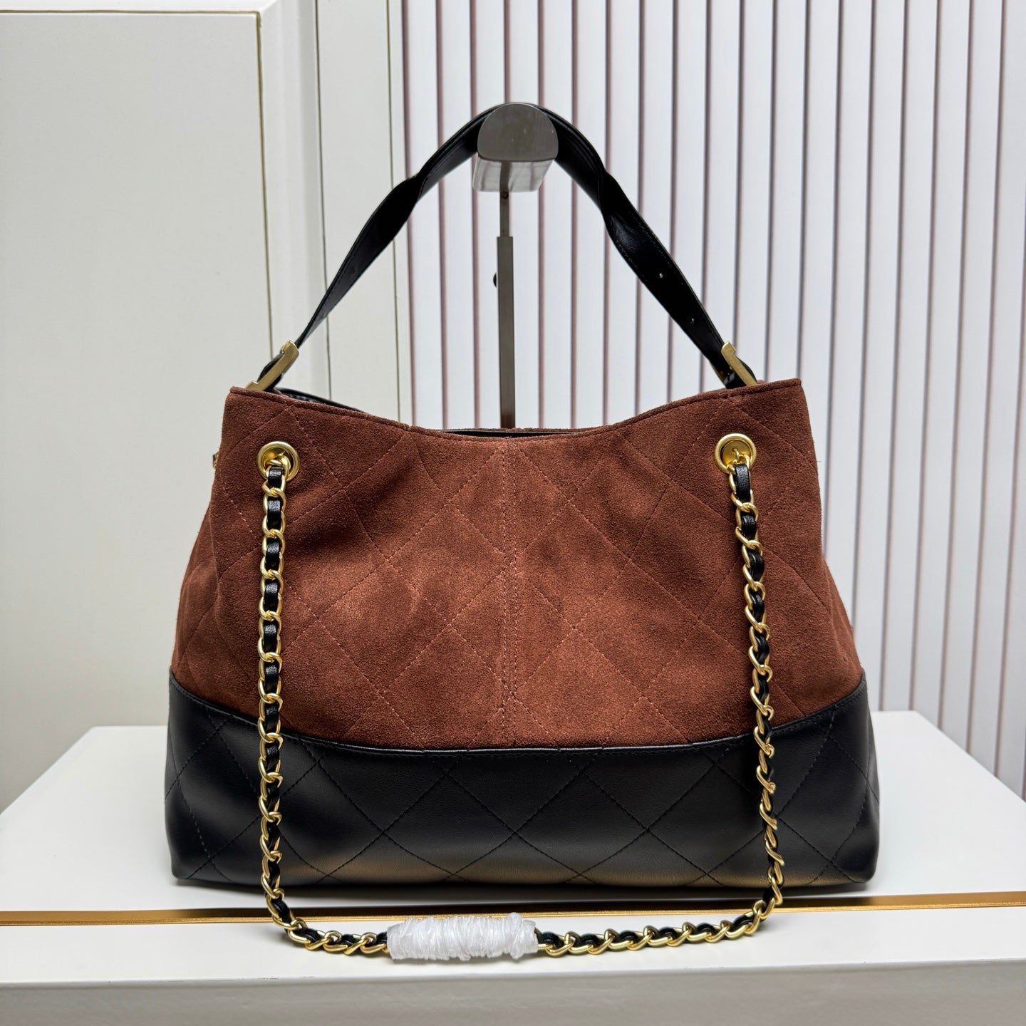 146PC17B Popular leather bag