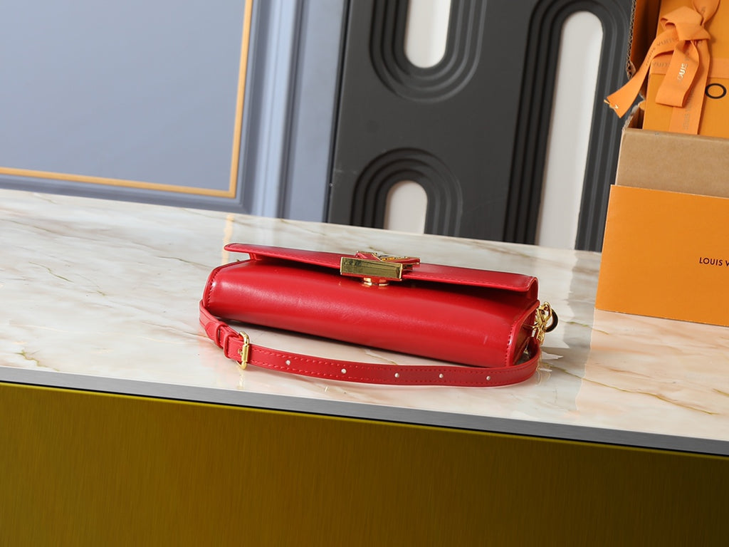 15RE145B Popular leather bag