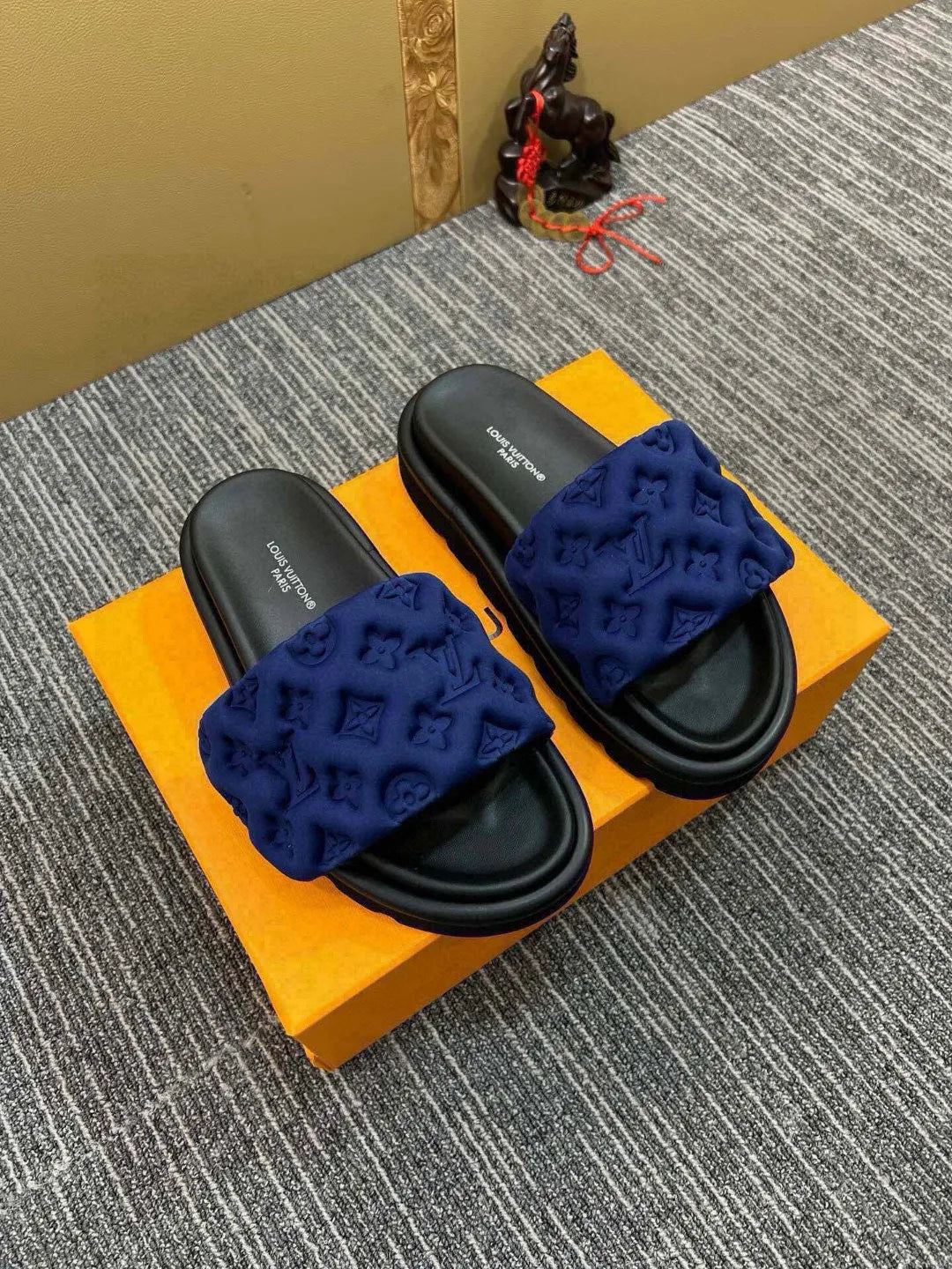5QE13Z Popular Slippers