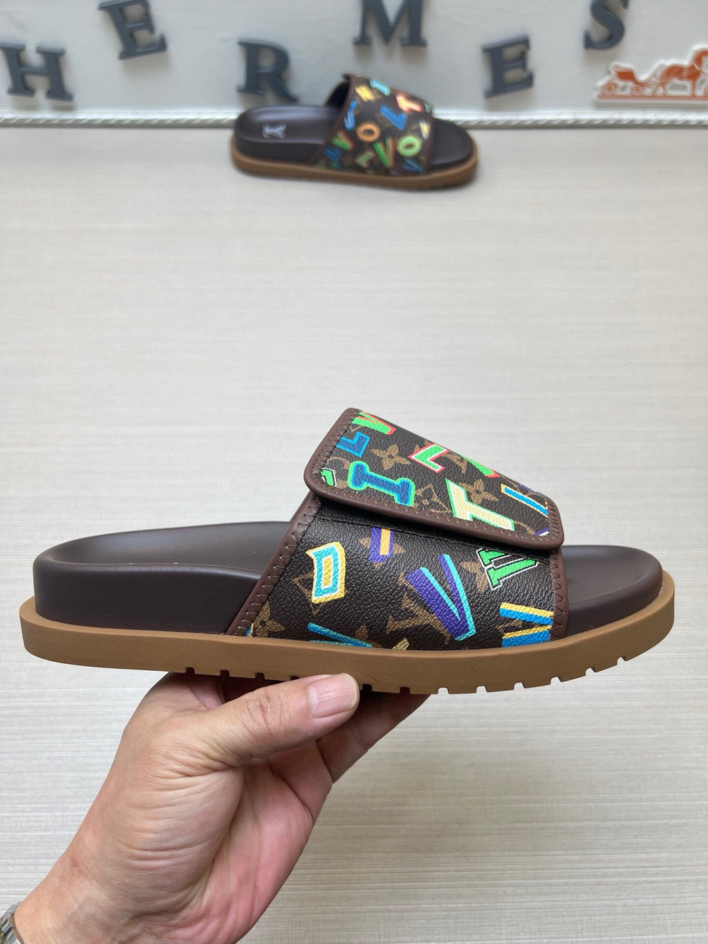 5WE247Z Popular Slippers