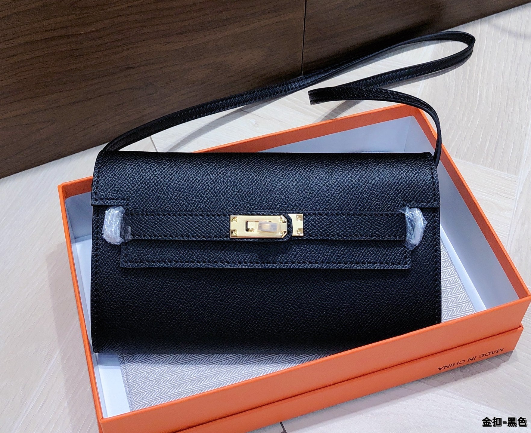 B1X66H11 Popular high-quality leather bag