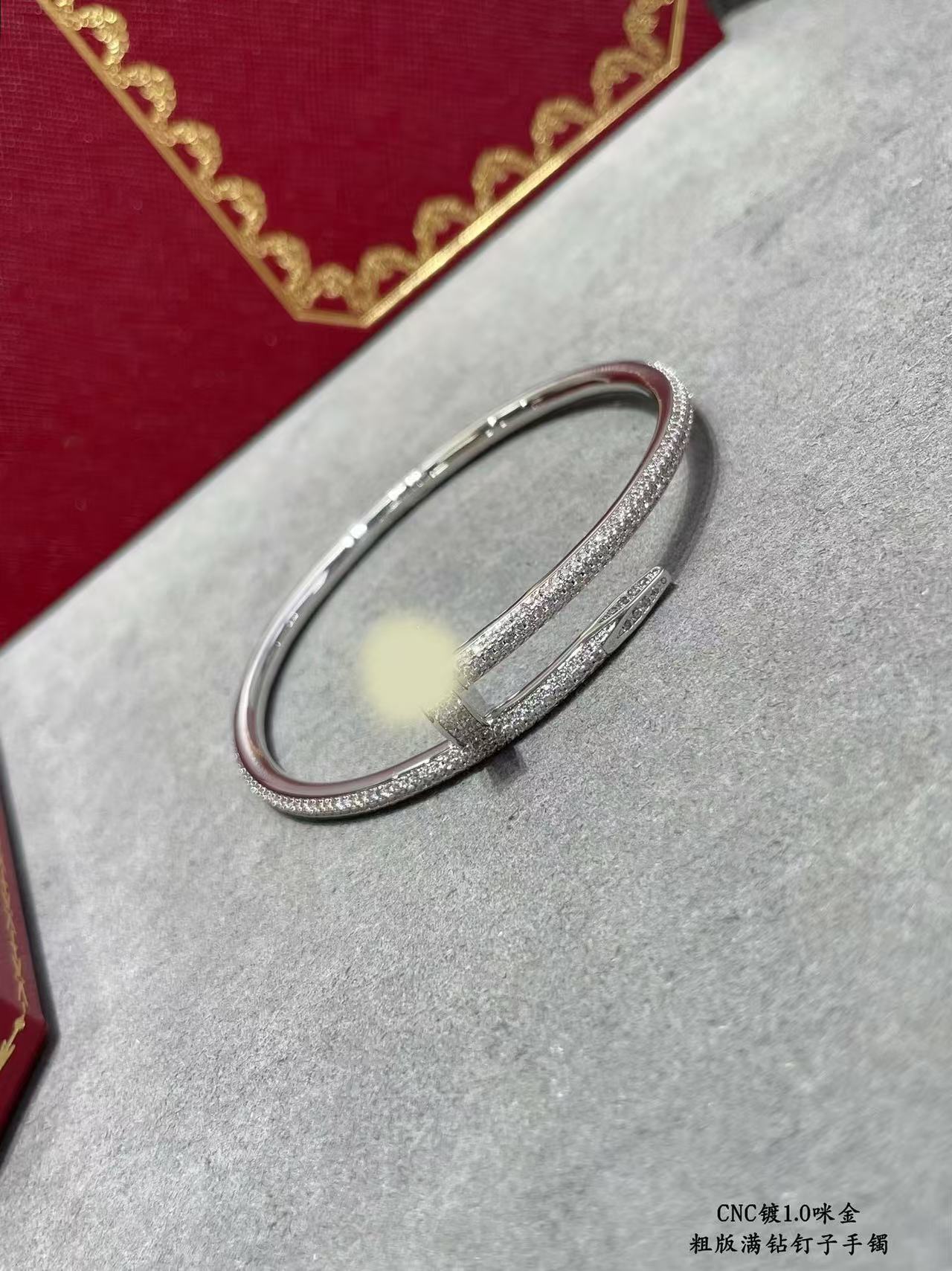 P65XK1K  Popular high quality bracelet)