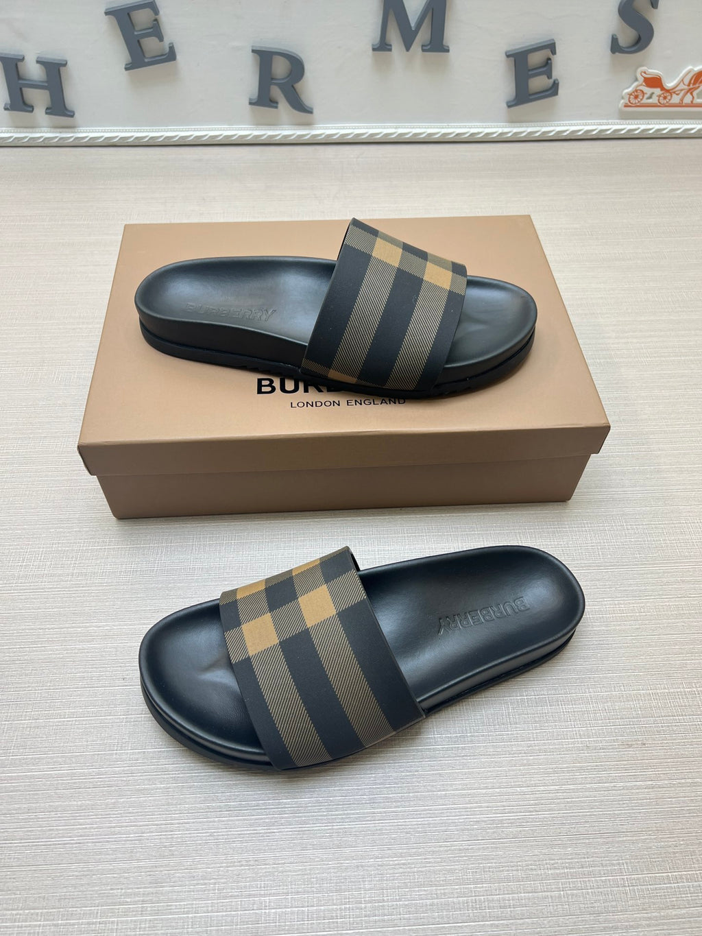 54R119Z Popular slippers