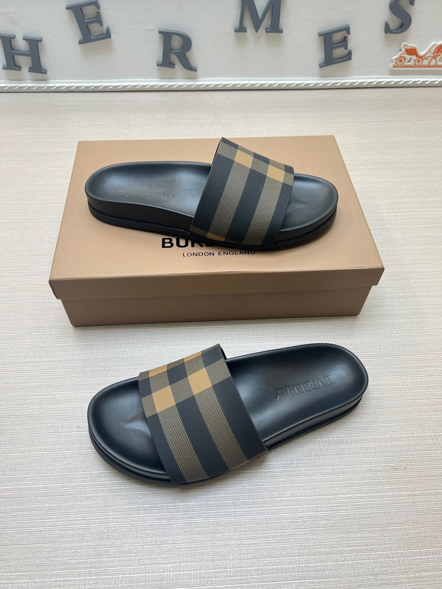 54R119Z Popular slippers