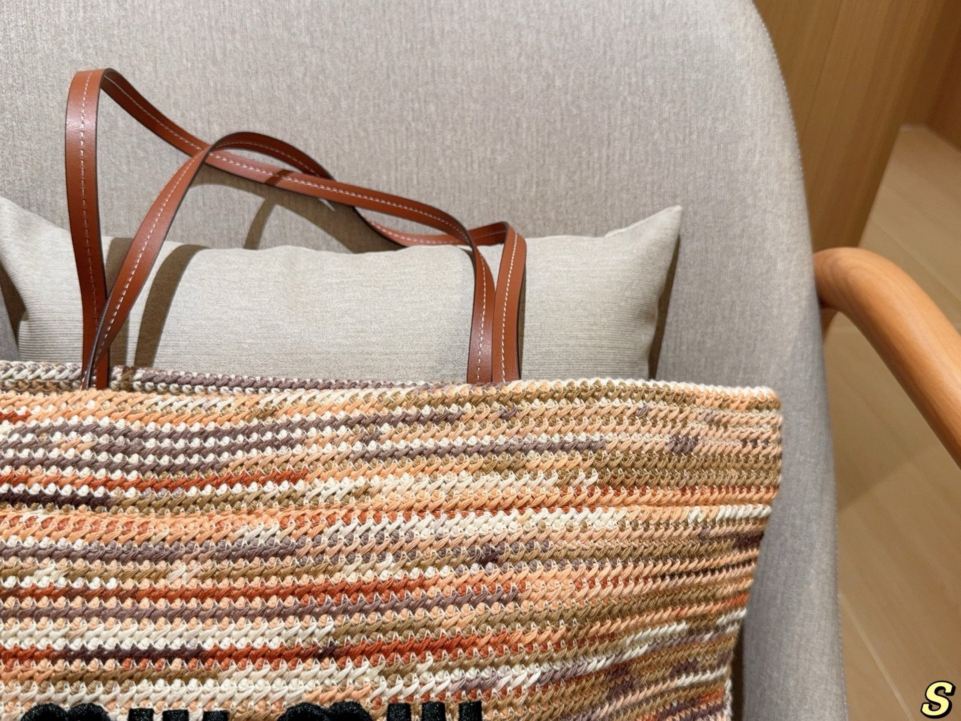 B1P46A131 Popular woven  bags