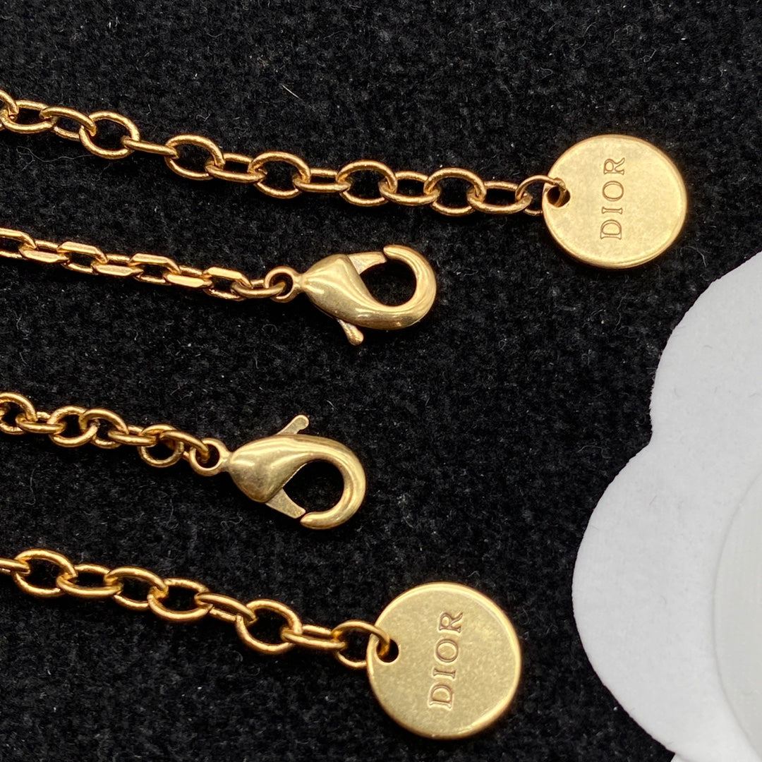 175RD15X Popular  Necklaces . Bracelets . Earrings