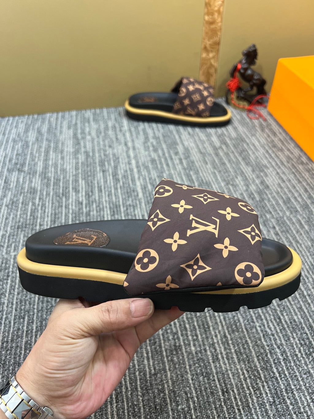 5XF120Z Popular leather quality Slippers