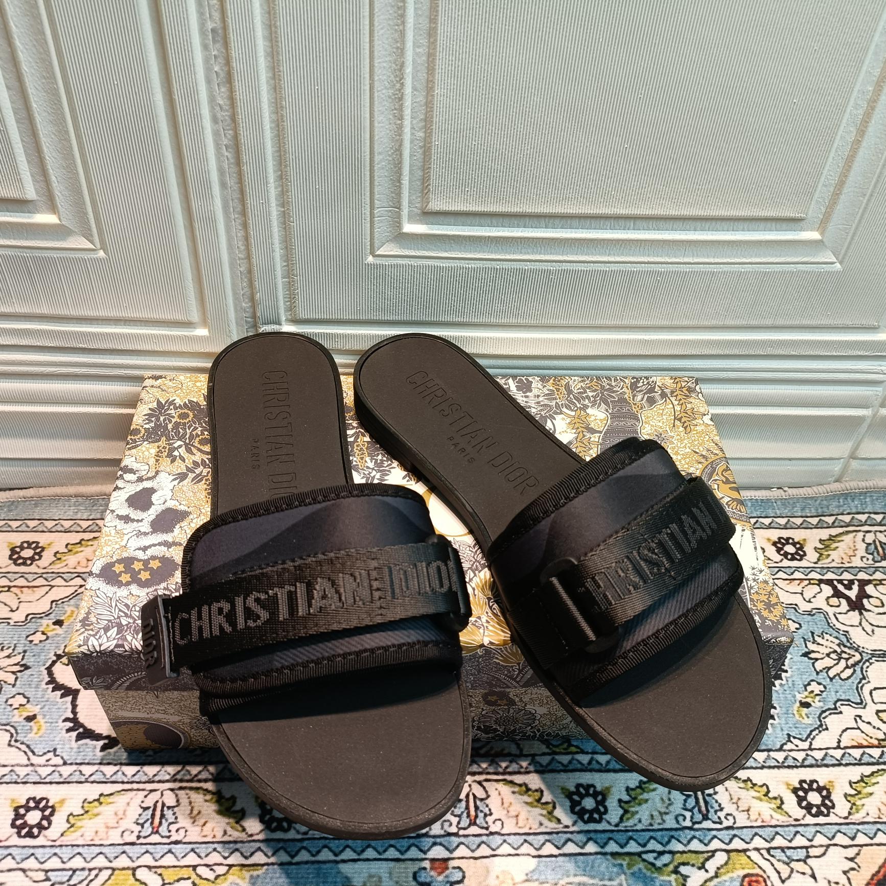14D20Z Popular Slippers