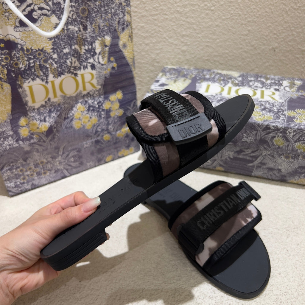 14D18Z Popular slippers