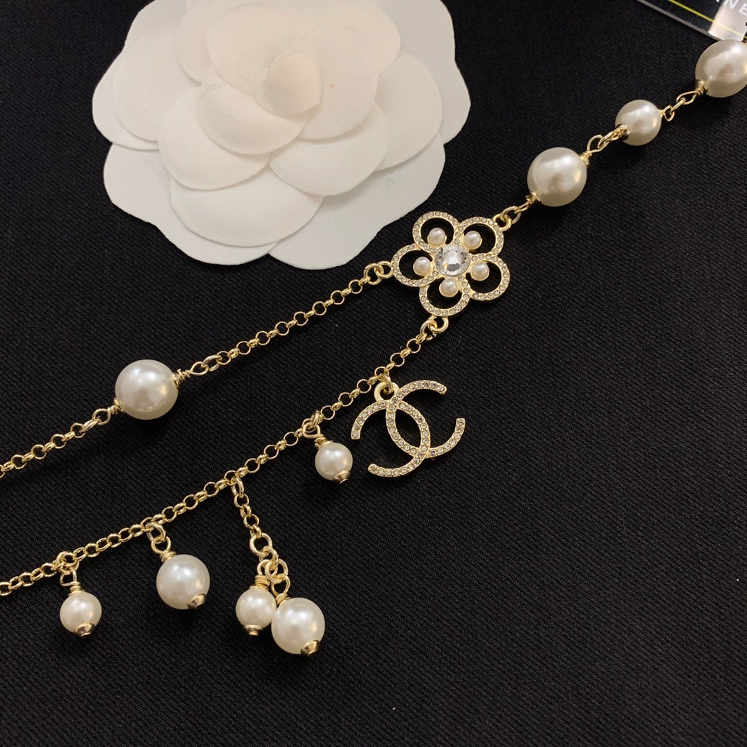X1Q85C137X Popular Necklace. Bracelets