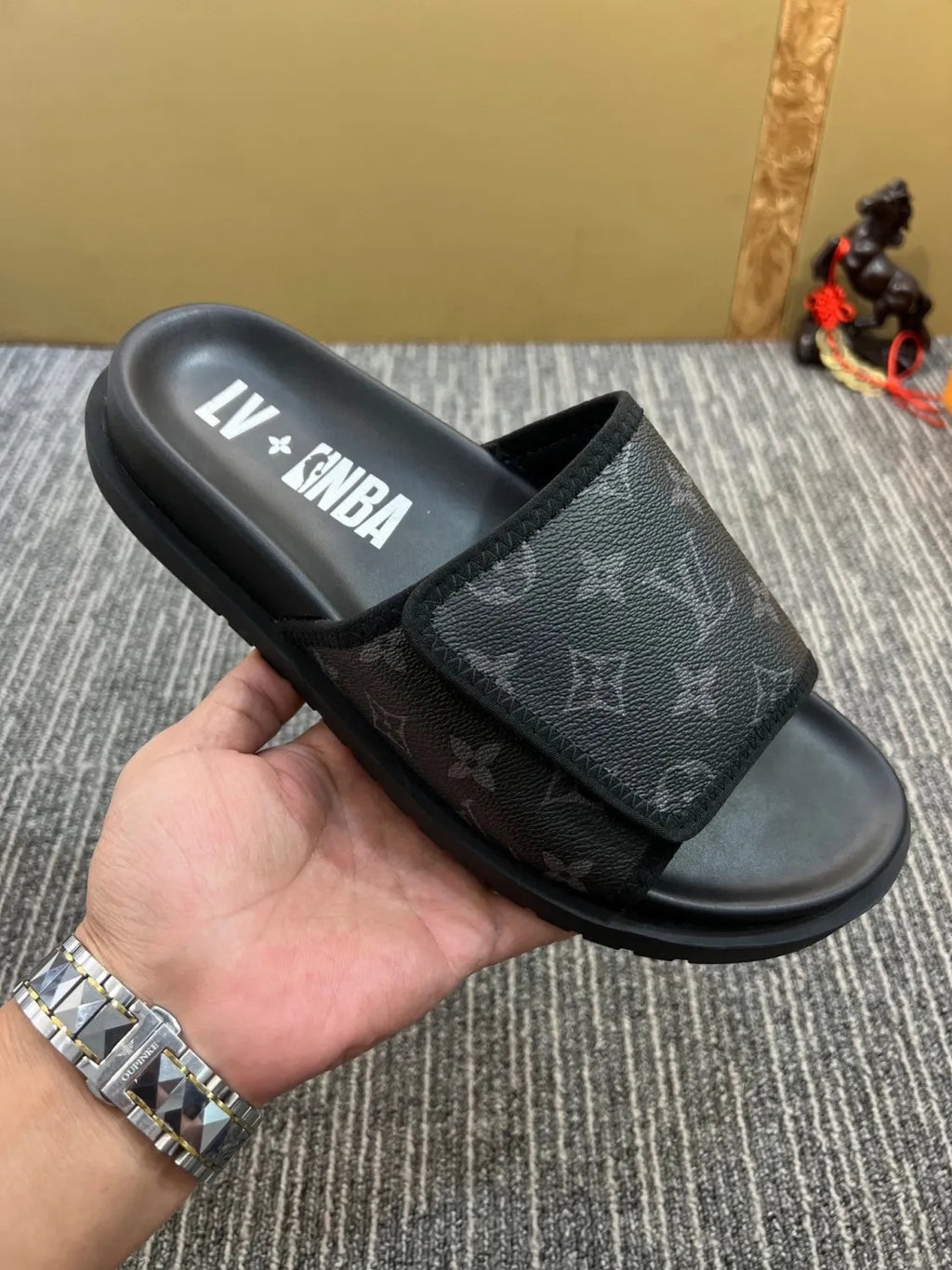 5YE47Z Popular Slippers