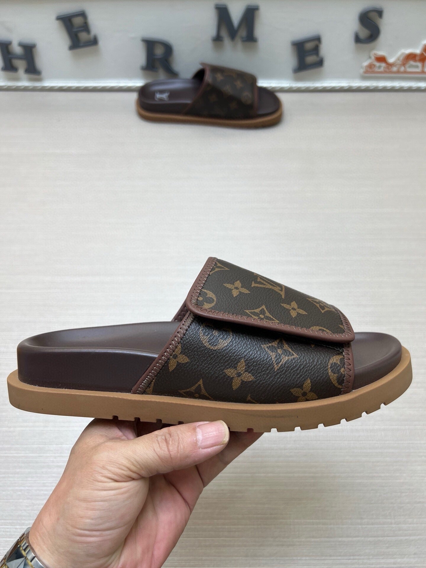 5WE245Z Popular Slippers